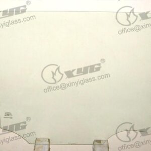 LH REAR DOOR GLASS GREEN